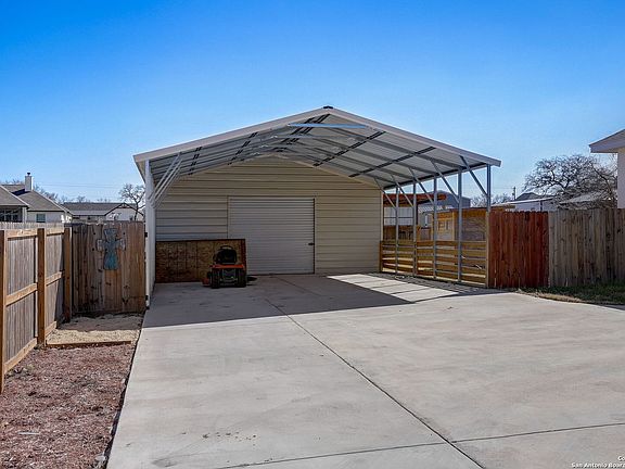 3rd image of 217 CIBOLO WAY
