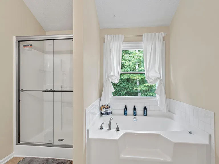 729 Sunny Field Ln — Photo 42