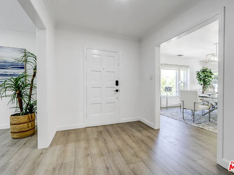 344 S Camden Dr — Photo 4