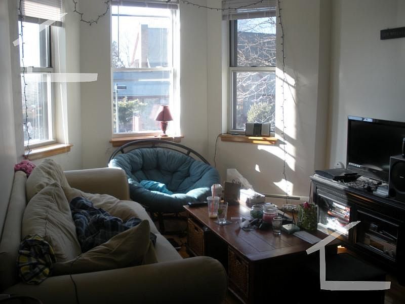 2nd image of 206 Chestnut Hill Ave #Lm5