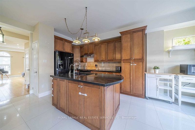 Oakville Townhouse for rent - 4 Bedrooms — photo 7