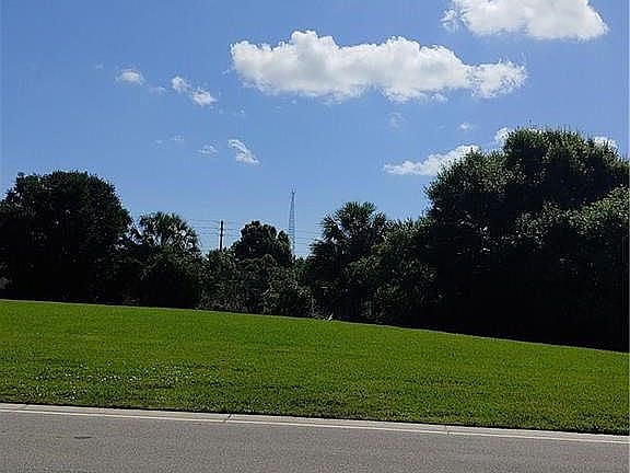 Large side lot.  Assoc. owned -  privacy