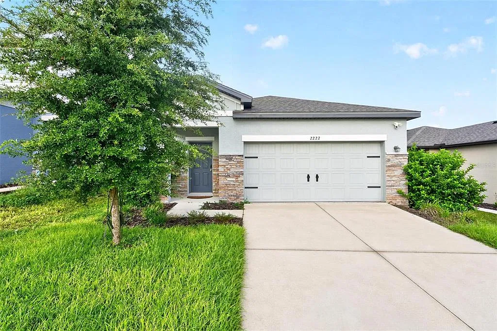 3 bed, 2.0 bath, 1330 sqft, $2,250 — Photo 2