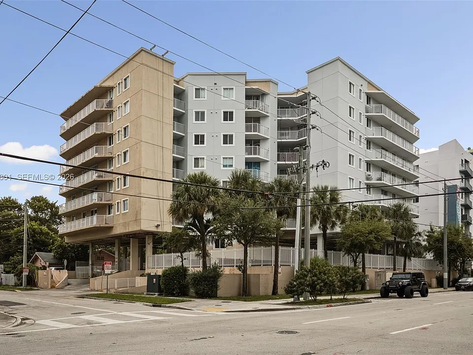 102 SW 6th Ave #610