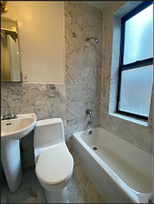 5th image of 231 E 50th St #66