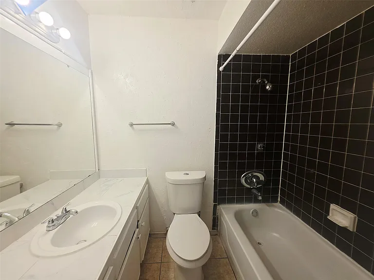 12511 Ashford Meadow Dr #C — Photo 16
