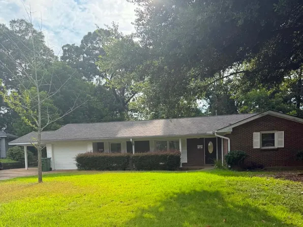 208 Holly Ridge Dr, Montgomery, AL 36109