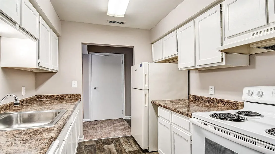 Fox Hunt Apartments — Photo 4