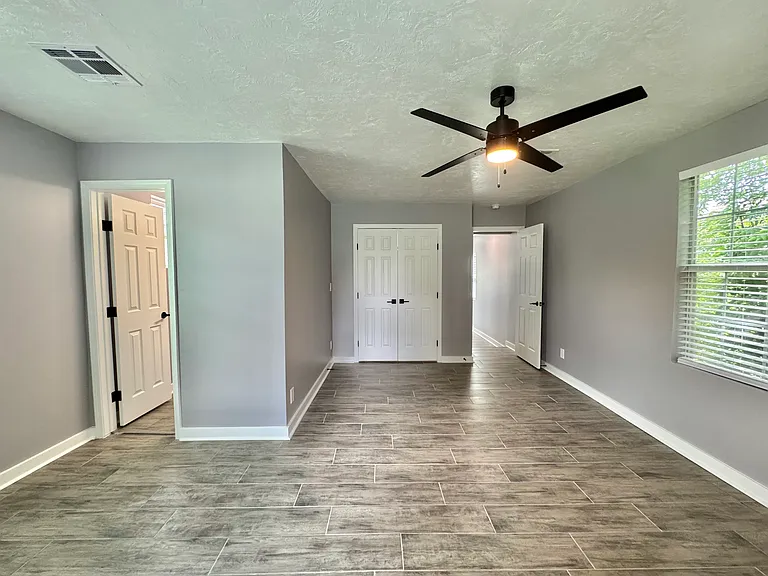 2144 Westchester Dr — Photo 34