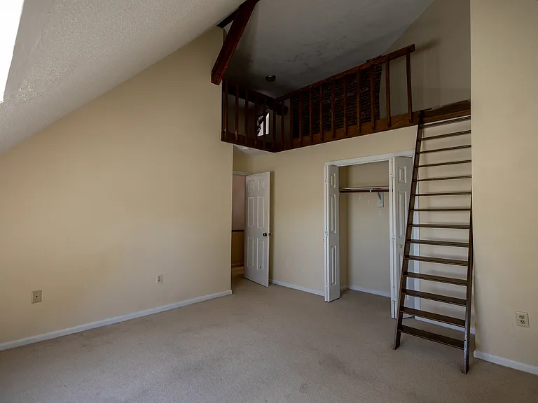 58 Woodley Ct #10 — Photo 38