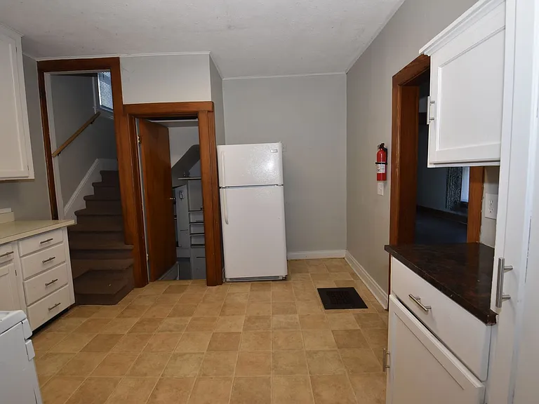 116 N Notre Dame Ave — Photo 12