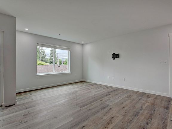5th image of 101 Countryman Dr APT 201