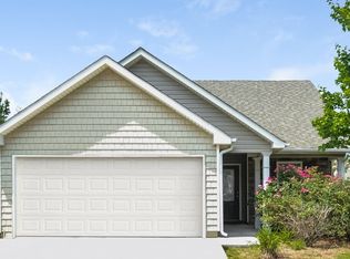 42 Oakbrook Dr SW, Cartersville, GA 30120