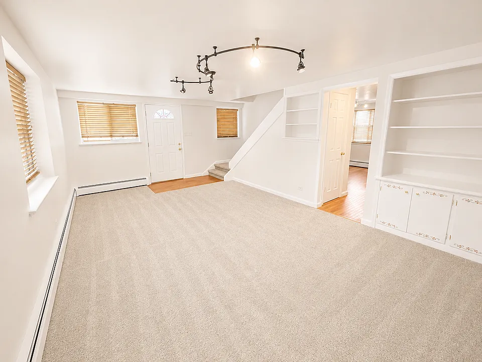1385 Everett Ct