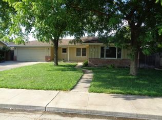 551 W Carpenter Ave, Reedley, CA 93654