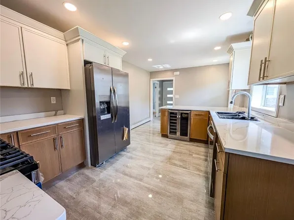 184 Cumberland St, Providence, RI 02908