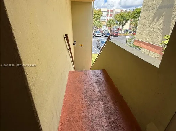 9321 SW 4th St APT 230C, Miami, FL 33174