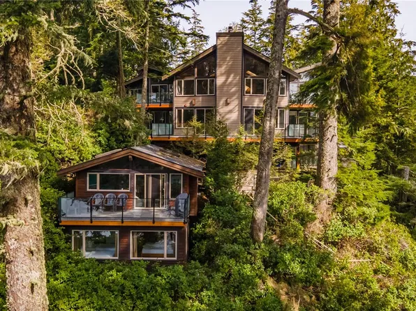 330 Reef Point Rd, Ucluelet, BC V0R 3A0