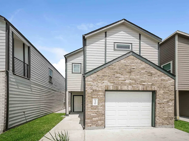 15308 Estrella E — Photo 1