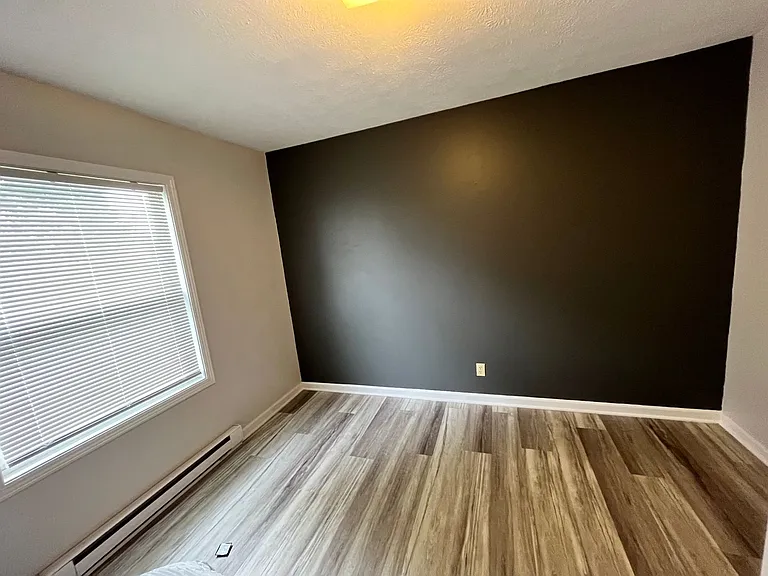 210 S Walnut St — Photo 7