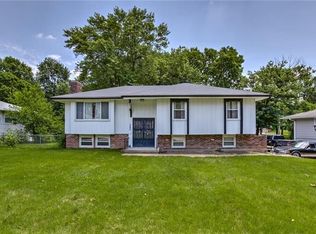 505 S Jefferson St, Raymore, MO 64083