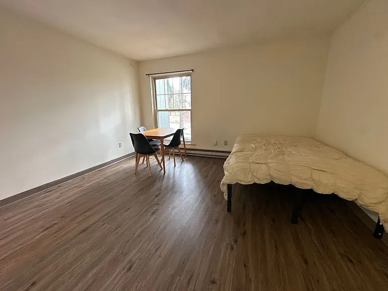 University Park Apartments near Cornell University — Photo 198