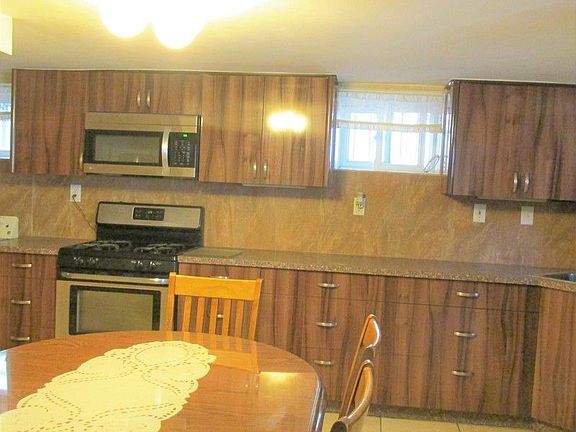 5th image of 2322 E 22nd St