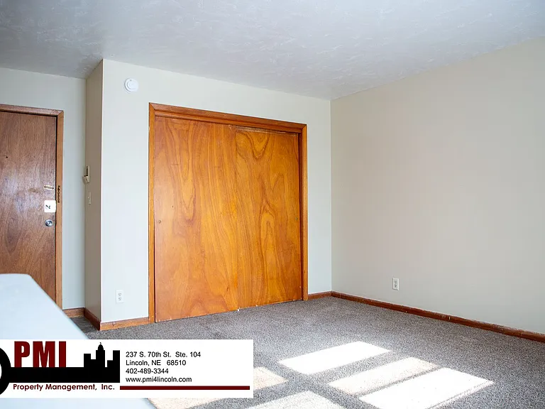 1329 F St — Photo 8