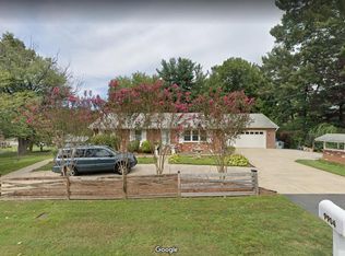 9904 Stoughton Rd, Fairfax, VA 22032