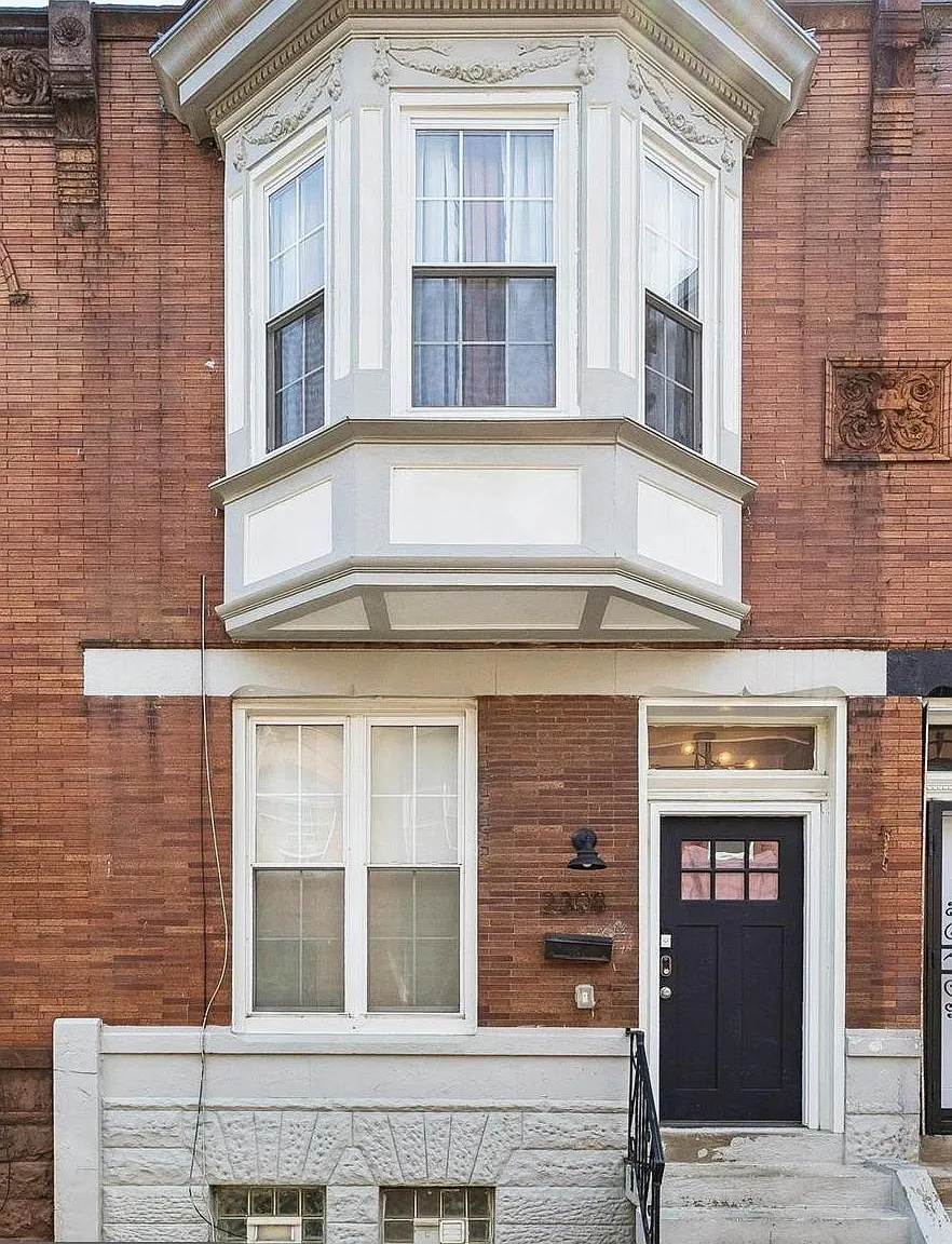 3 bed, 1208 sqft, $1,800 — Photo 1