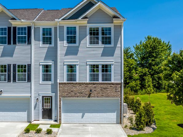 1293 Bedford Rd N, Irwin, PA 15642