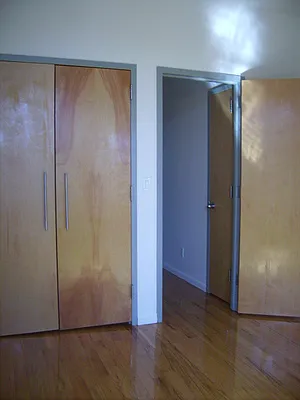 Rented by Perry Associates NYC Inc | media 4