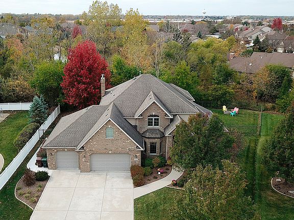 3rd image of 21420 Pioneer Ct