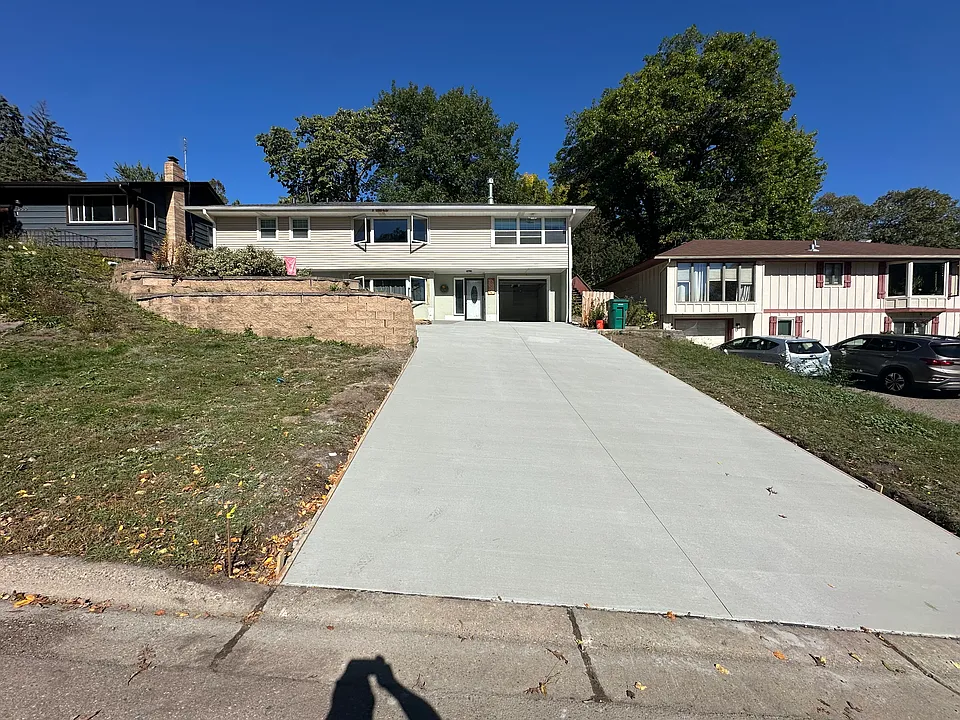 6924 Valley Pl N