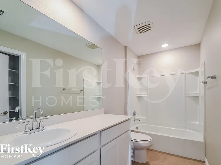 223 Rosewood Dr — Photo 13