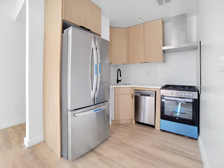251 W 92nd St #5A2 — Photo 6
