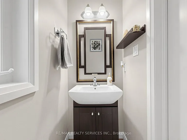 291 Hardcastle Dr — Photo 17