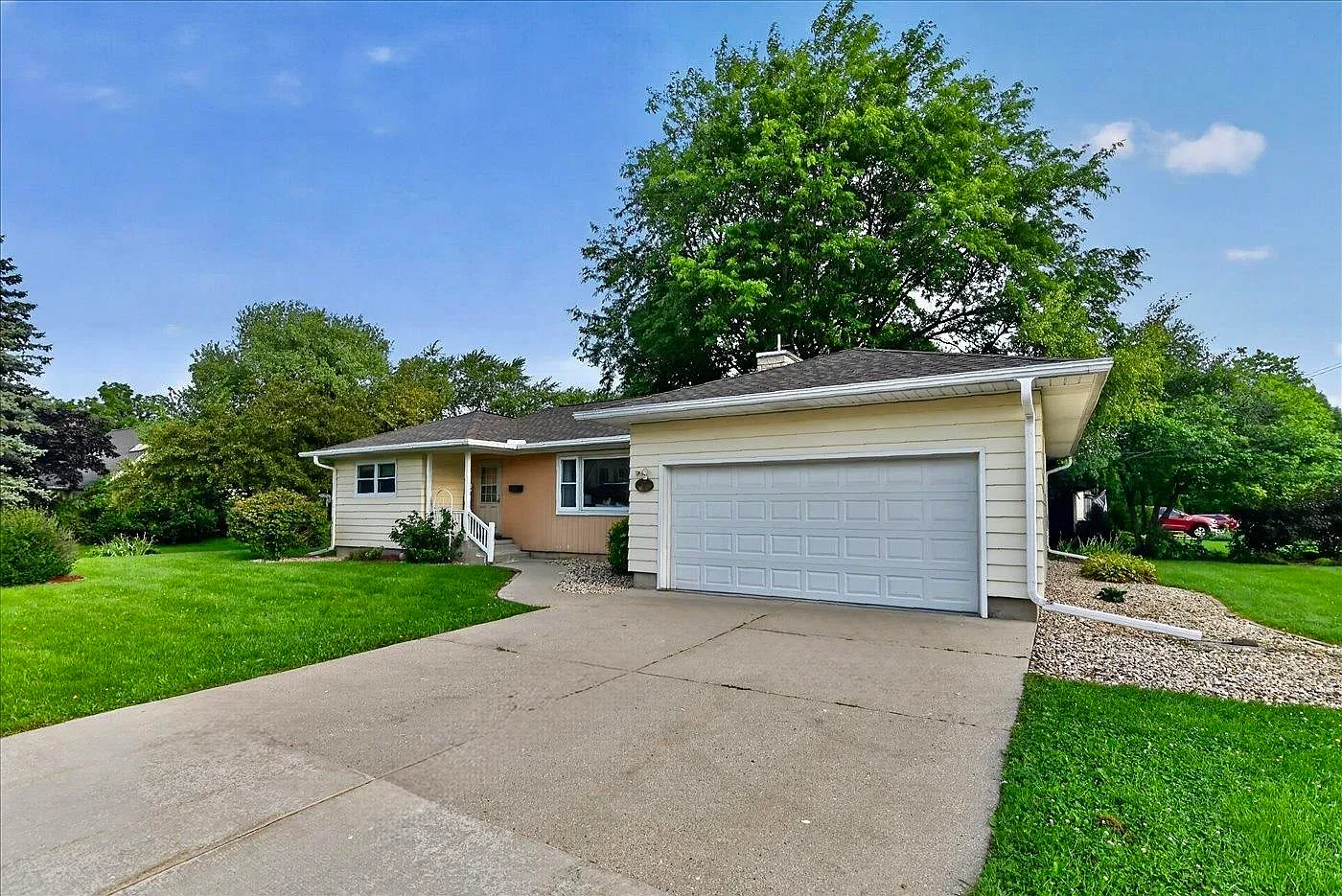 3 bed, 2.5 bath, 2152 sqft, $2,750 — Photo 2