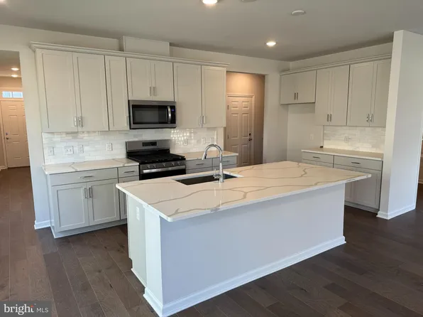 639 America Dr, Horsham, PA 19044