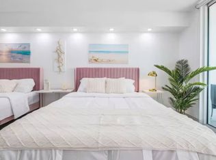 1200 Brickell Bay Dr APT 3710, Miami, FL 33131