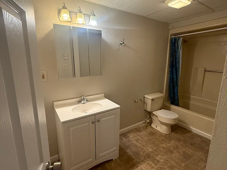 921 Union St #1B — Photo 9