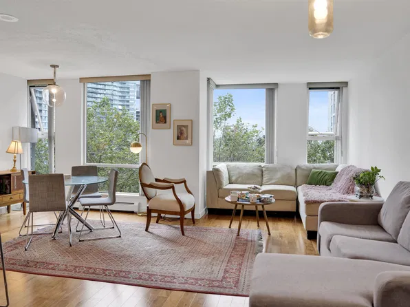 1008 Cambie St #905, Vancouver, BC V6B 6J7