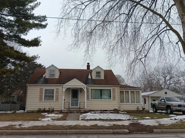 603 S Cedar St, Owosso, MI 48867