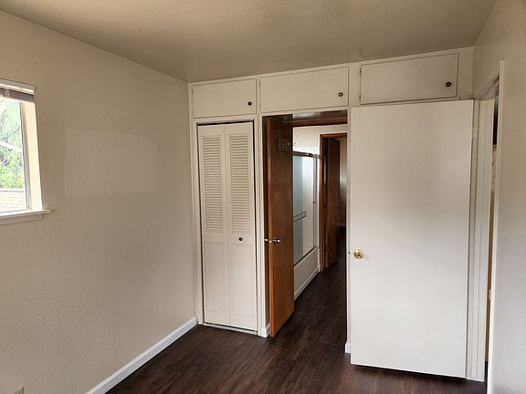5th image of 172-190 Racetrack St