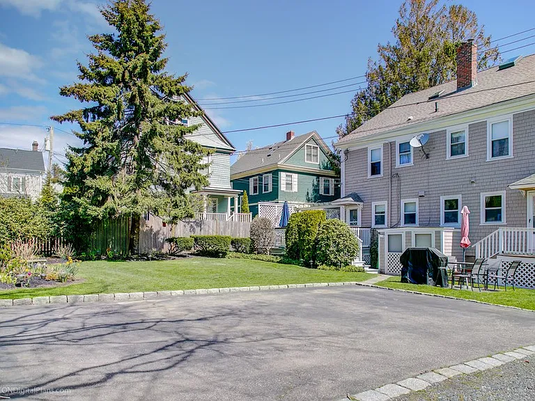 Powel Ave — Photo 32