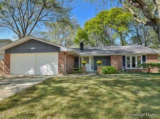 2S502 Kenilworth Rd, Glen Ellyn, IL 60137