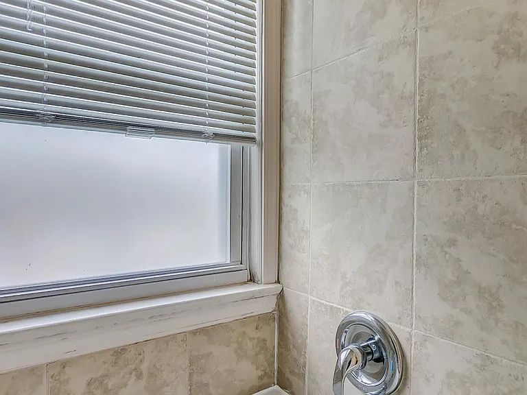 9038 Rhode Island Ave — Photo 25