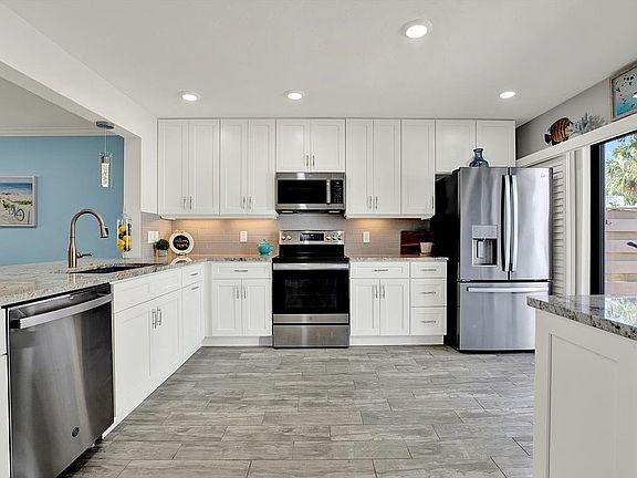 Kitchen, all new appliances