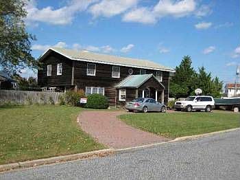 2nd image of 1812 Pinewood Dr