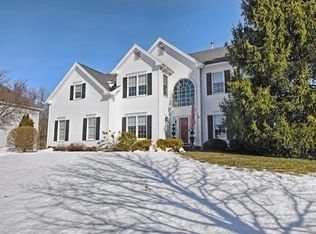 7 Winthrop Dr, Franklin, MA 02038